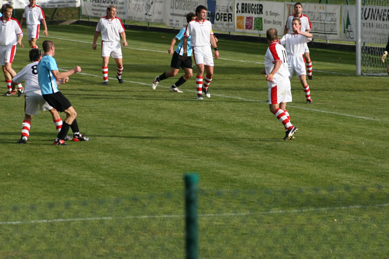 gal/10. Spieltag- SV Reischach - Pfalzen/2006-11-09 - SV Reischach gg. Pfalzen 031.jpg